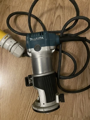 £50 • Buy Makita RT0700C 110V 1/4  Corded Laminate Trimmer Router