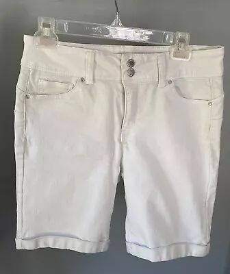 Women’s Wax Jean Butt I Love You White Cuffed Bermuda Shorts Size Large • $9.99