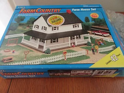 Ertl 1991 Farm Country Farm House Set..    Set Is Complete... • $38