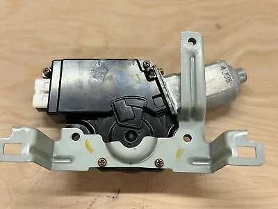 2005 Lexus LX470 Sliding Sun Moon Roof Motor 166000-2780 89721-60050 • $85