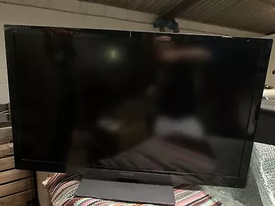 Panasonic TX-L42E3B 42” LED LCD TV (no Remote) • £75