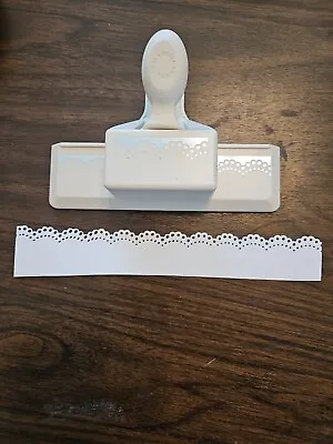 Martha Stewart Paper Punch B; 2  Edge Lace; Beige; S • $12.99