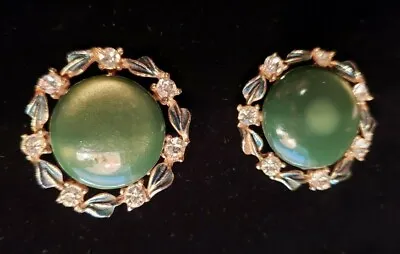 Vntg Clip On Earring Green Center Clear Stone And Green Leaf Like Design 1 1/4   • $5