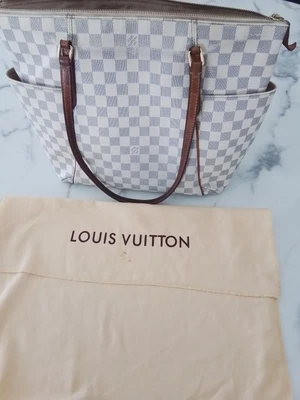 $550 • Buy Louis Vuitton Totally MM Damier Azure