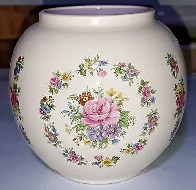Vintage Sadler England Pretty Flower Floral Design Bulbous Shape Vase Ideal Gift • £9.99