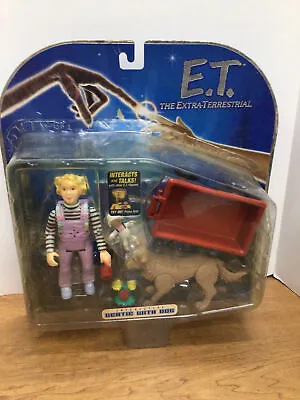 E.T. Extra-Terrestrial Gertie With Dog (Toys R Us Exclusive) • $24.99