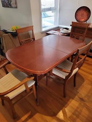 $125 • Buy Dining Tables And Chairs Used