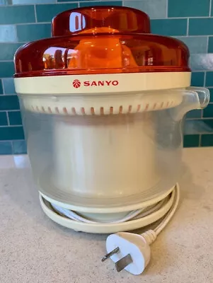 Vintage Retro Sanyo Electric Citrus Juicer Good Condition • $75