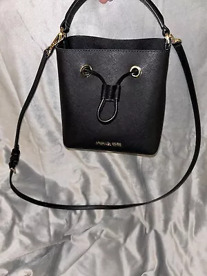 Michael Kors Small Bucket Bag Black • $50