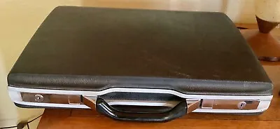 Vintage Samsonite Madman Slim Briefcase Black Hard Shell Key • $49.99