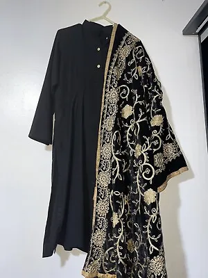 Woman Salwar Kameez Plan Suit With Velvet Shawl • £22