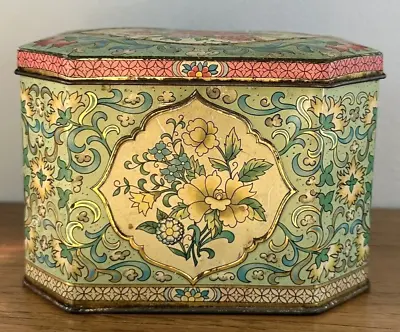Vintage DAHER Long Island NY Made In England Decorative Floral Tin W/Hinged Lid • $11