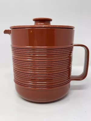 Vintage Rubbermaid Ribbed Retro Pitcher 1 1/2 Quart #2677 Rust/ Brown • $16.99