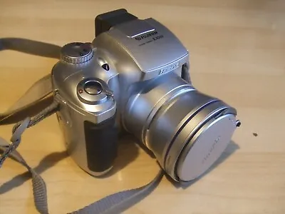 £19.50 • Buy Fujifilm Fuji 3.2MP FinePix S3000 Digital Camera S Series ONLY - NO ACCESSORIES