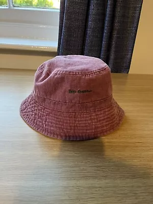 Iets Frans… Bucket Hat - Washed Pink/Red • £9.99