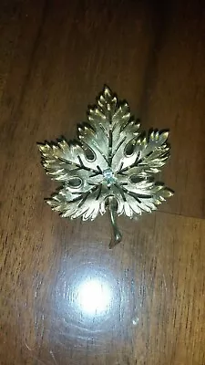 Vintage Jewelry Pin Brooch Maple Leaf With Center Stone Accent  • $10.99