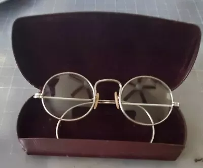 Vintage Small Wire Rim Eyeglasses • $34.70