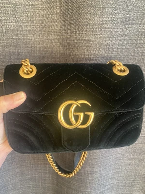 $1000 • Buy Gucci Marmont Black Velvet Handbag Retails $2000, Excellent Condition