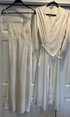 Flora By Flora Nikrooz  Peignoir Long Satin Nightgown Robe Set Sz S/M IVORY • £43.43