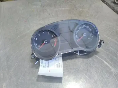 Speedometer Cluster ID 5C6920956A Fits 16-18 JETTA 130836 • $39.99