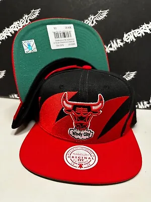 VINTAGE NEW Mitchell & Ness Chicago Bulls Sharktooth Wave Retro Snapback Hat NWT • $29.95