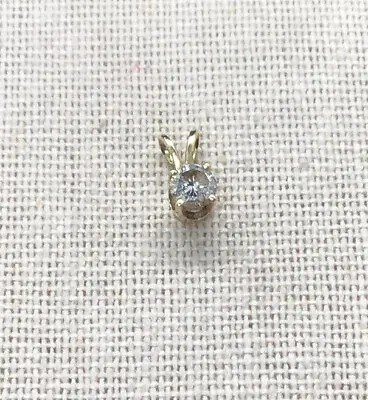 Vintage 10K Yellow Gold Diamond Solitaire Pendant JJ247 • $129