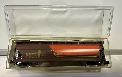 Model Power N Scale Saskatchewan 55' Cylindrical Hopper W/ Metal Wheels #397321 • $8.99