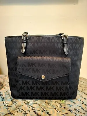 MICHAEL KORS Signature JetSet Item Solid Black Medium Pocket Multi Function... • $65