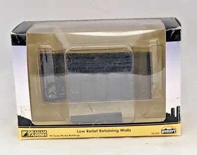 N Gauge Graham Farish Scenecraft Building - Low Relief Retaining Walls (42-225) • £10.50