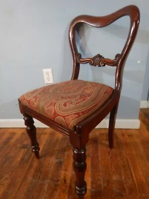 Late Empire Mahogany Chair With Carved Splat And Turned Legs • $115