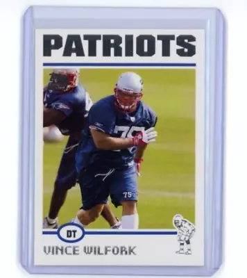 VINCE WILFORK 2004 Topps Football Rookie Card #327 Patriots RC • $2.95