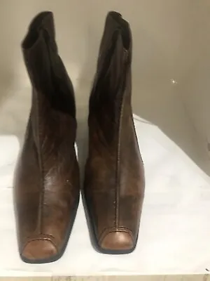 Sally O’hara Brown Leather Ankle Boots Size 6 (Q36)  • £14