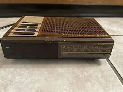 Vintage Magnavox D 3040 Digital AM/FM Radio Alarm Clock Tested • $18.94