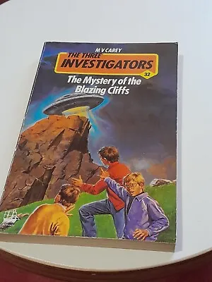 The Three Investigators -The Mystery Of The Blazing Cliff - Armada Softcover Ed. • £10.34