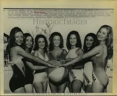1974 Press Photo Seven Contestants In The Miss Texas Pageant - Hcx11343 • $29.88