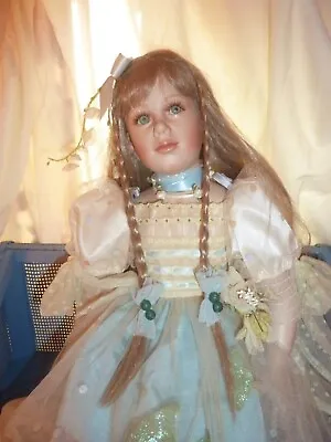  Alison  Christine Et Cecile/ Mundia Reve De Porcelaine Collectible Doll Rare • $70