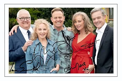 NEIGHBOURS Finale Group Cast Multi  Signed Autograph 6x4 PHOTO Print  • £3.79