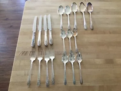 1935 WM Rogers MFG Co Silverware Vtg Flatware MARIGOLD Silver Mist 16 Pieces • $59.50