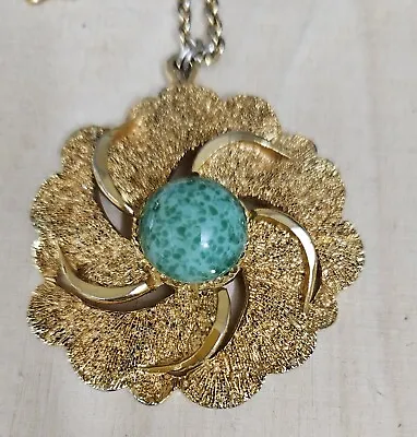 Vintage Green Cabouchon & Gold Coloured Round Necklace 32inch Chain • £2.99