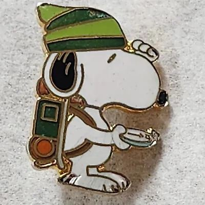 Snoopy In Grerlen Stocking Hat/HIKING Enamel Pin Peanuts Schulz Vintage  • $11