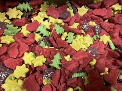 £10.99 • Buy Chicken & Veg Christmas Shape Dog Biscuits 1 Kilo In Gift Bag