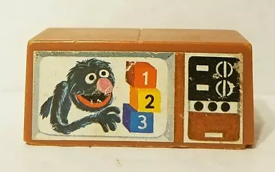 Vintage Fisher Price Little People SESAME STREET BROWN TV Grover Apartment #938  • $14.99