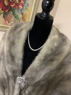 $95 • Buy Vintage Genuine Silver Gray Mink Fur Stole Cape Wrap