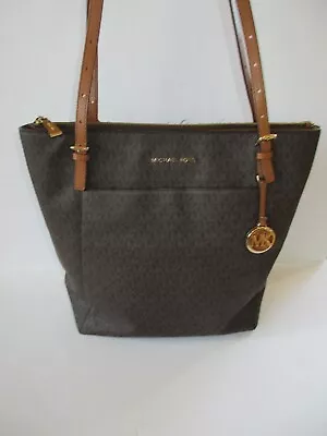 Michael Kors Jet Set Tote Large • $29.99