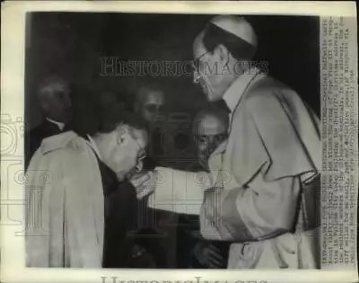 1946 Press Photo Italian Cardinal Kisses Ring Of Pope Vatican City - Mjb94648 • $19.99
