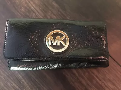 Michael Kors Fulton Large Flap Pebble Leather Wallet Black Gold Logo • $38
