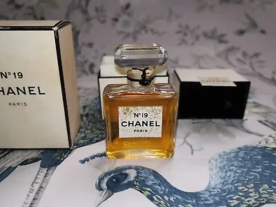 £400 • Buy Chanel No. 19 Extrait Pure Parfum 7.5ml Boxed From 1970, First Year Of Release.