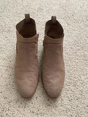 Via Spiga Tricia Perforated Ankle Suede Shoes Sz 8 In Sand Beige • $35