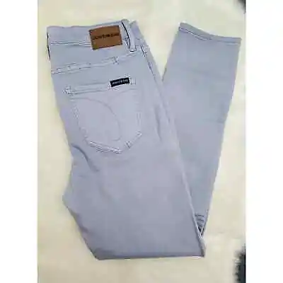 Calvin Klein Mid Rise  Jeans • $15.99