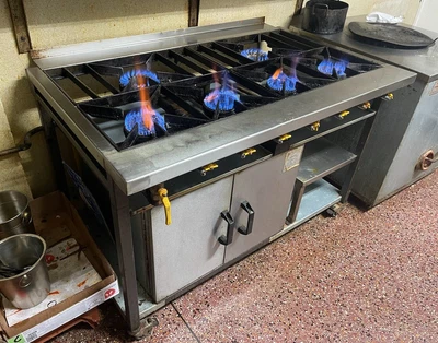 £800 • Buy 6 Burner COMMERCIAL Gas COOKER, Indian RESTAURANT Heavy Duty Cooker ( + 1 OVEN )